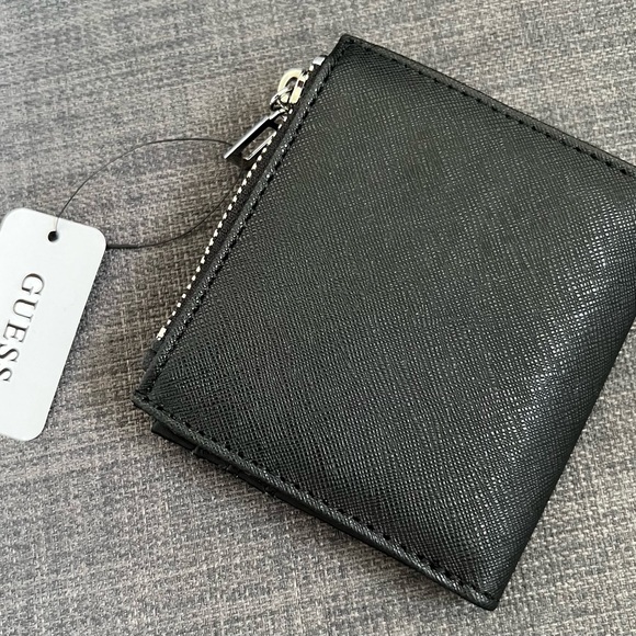 NWT GUESS FOLDED WALLET CASE ORGANIZER WITH SNAP CLOSURE - Picture 7 of 8